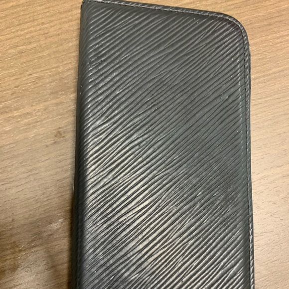 Louis Vuitton XR iPhone case - Picture 2 of 12